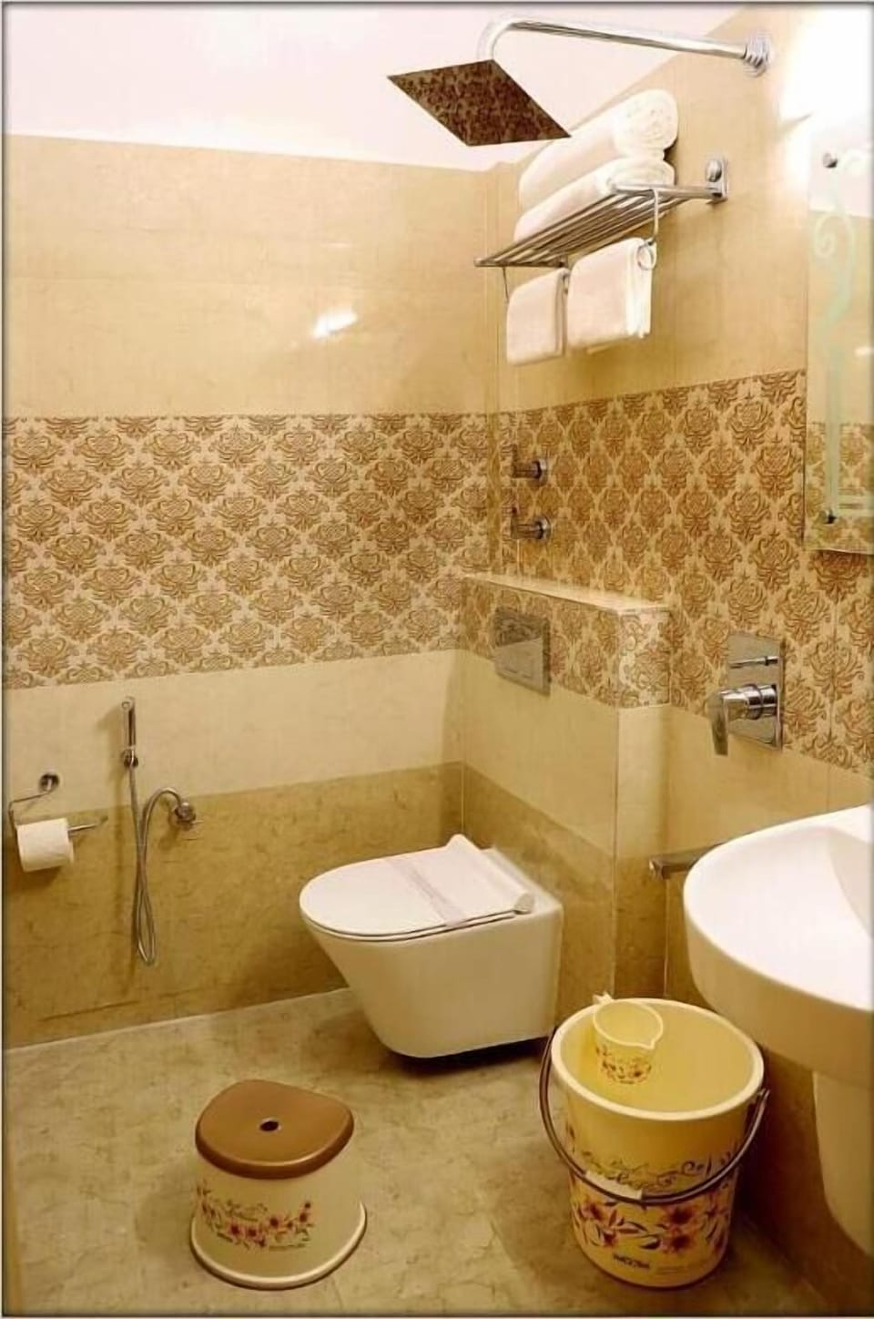 Free toiletries, bathrobes, slippers, bidet