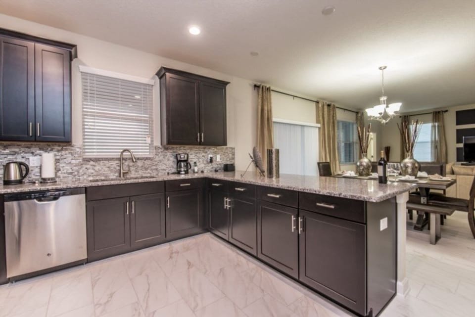 Villa, 6 Bedrooms | Private kitchen | Dining tables