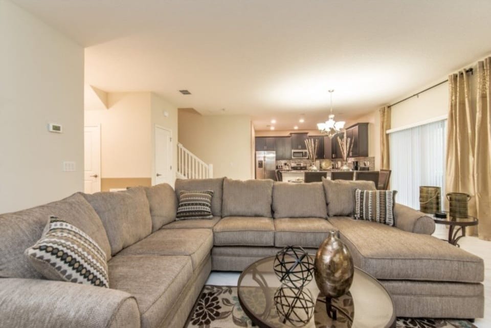 Villa, 6 Bedrooms | Living room | LCD TV