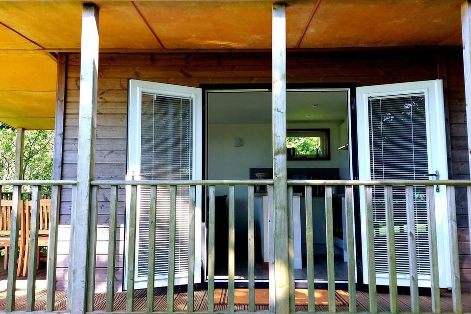 Easy access onto decked area