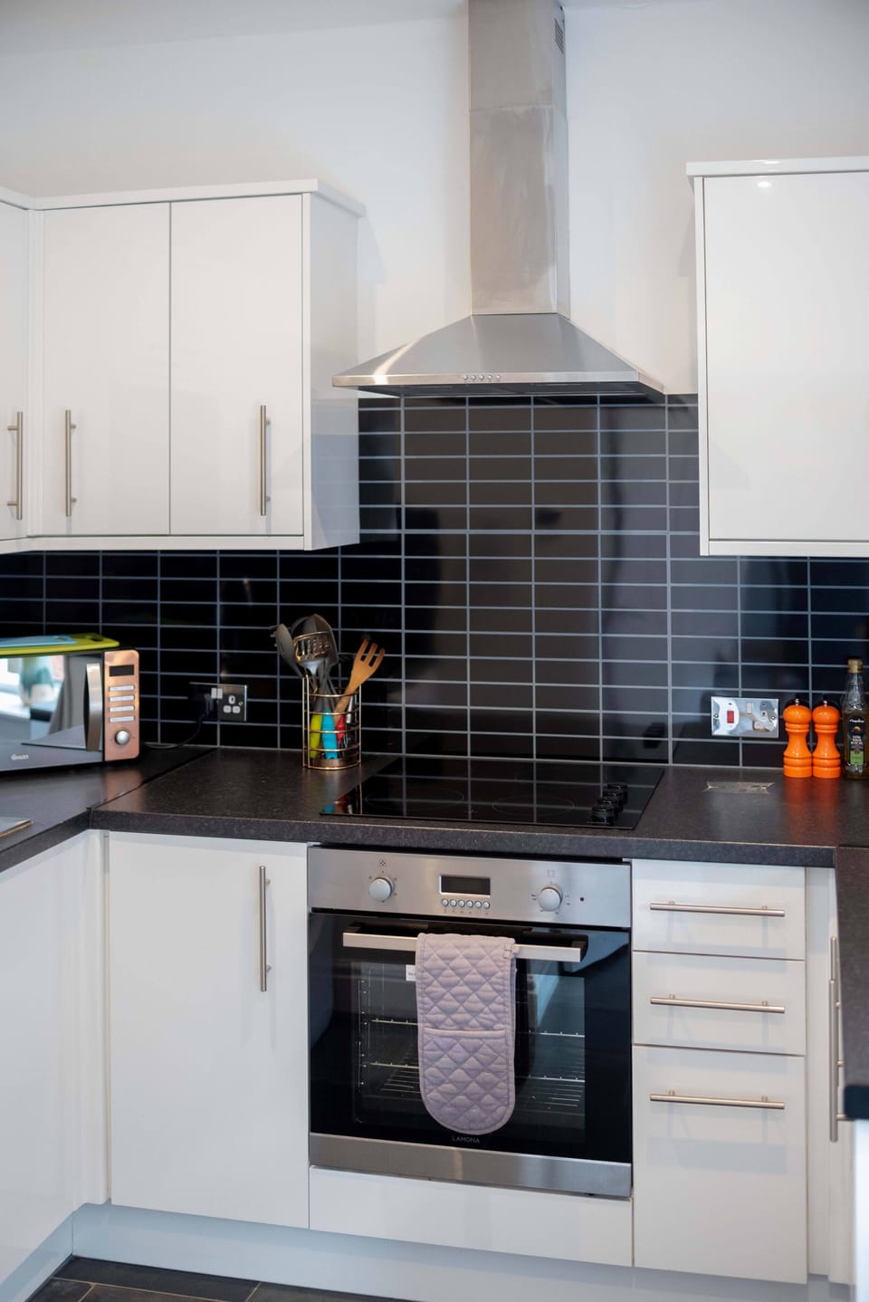 Fully equipped kitchen
