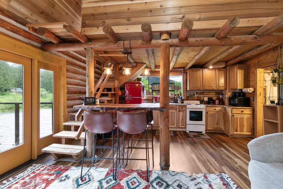 Double doors to the outer deck