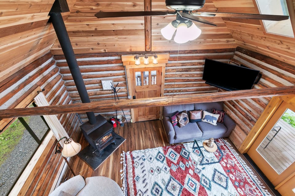 Open, airy loft to enjoy in warm or cold weather!