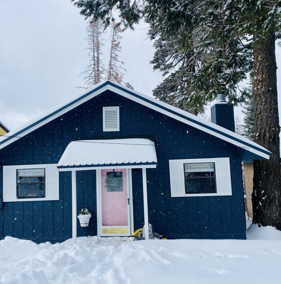 Welcome! Front of cabin