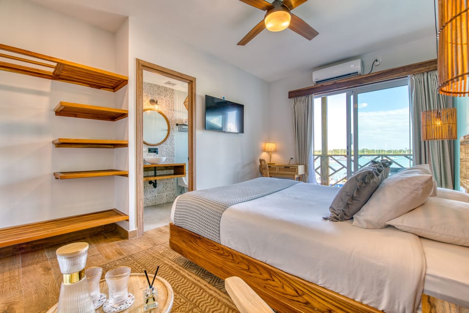 Oceanview Premium Queen Room | Free WiFi, bed sheets