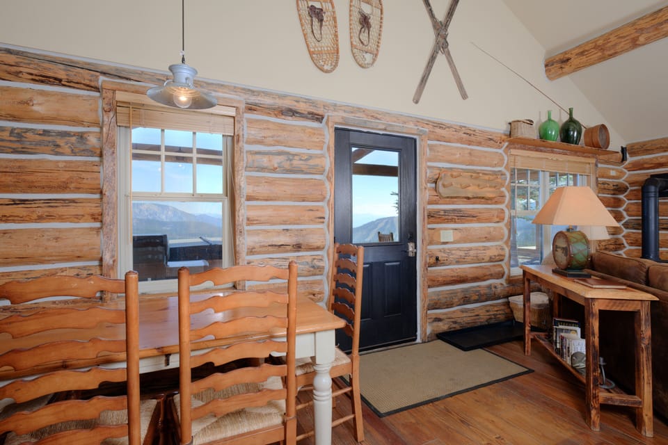 The views out the front door are spectacular | Living Area