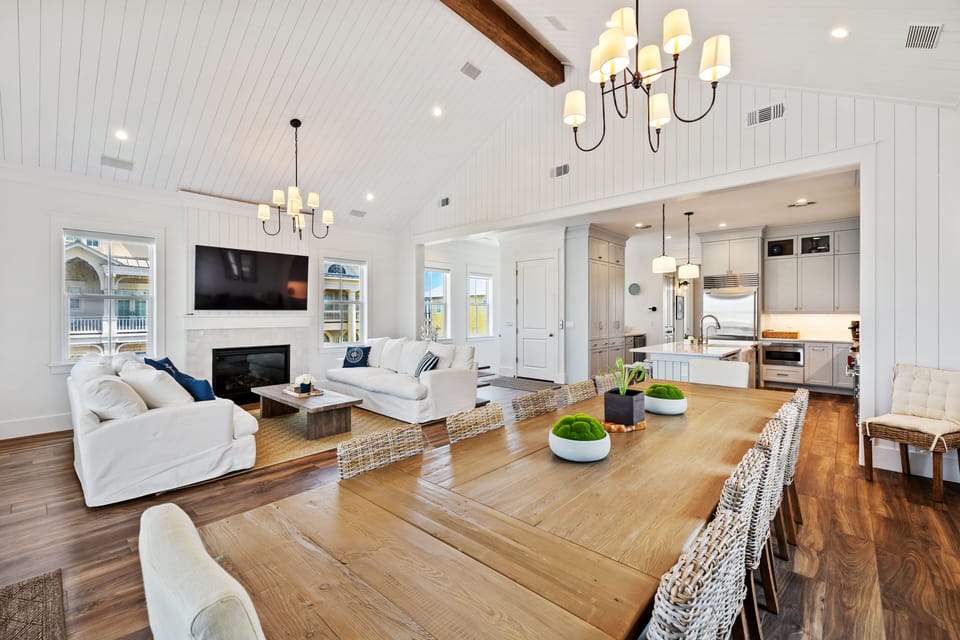 Living/Dining Area