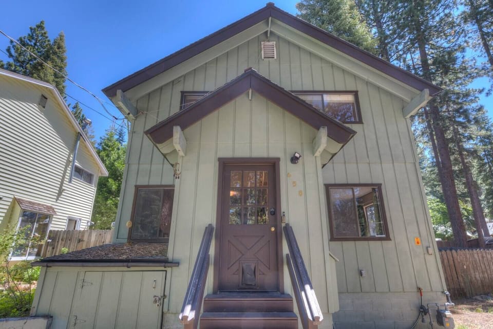 Welcome to Kings Beach Retreat, your home away from home.  *Have questions?  Just ask!