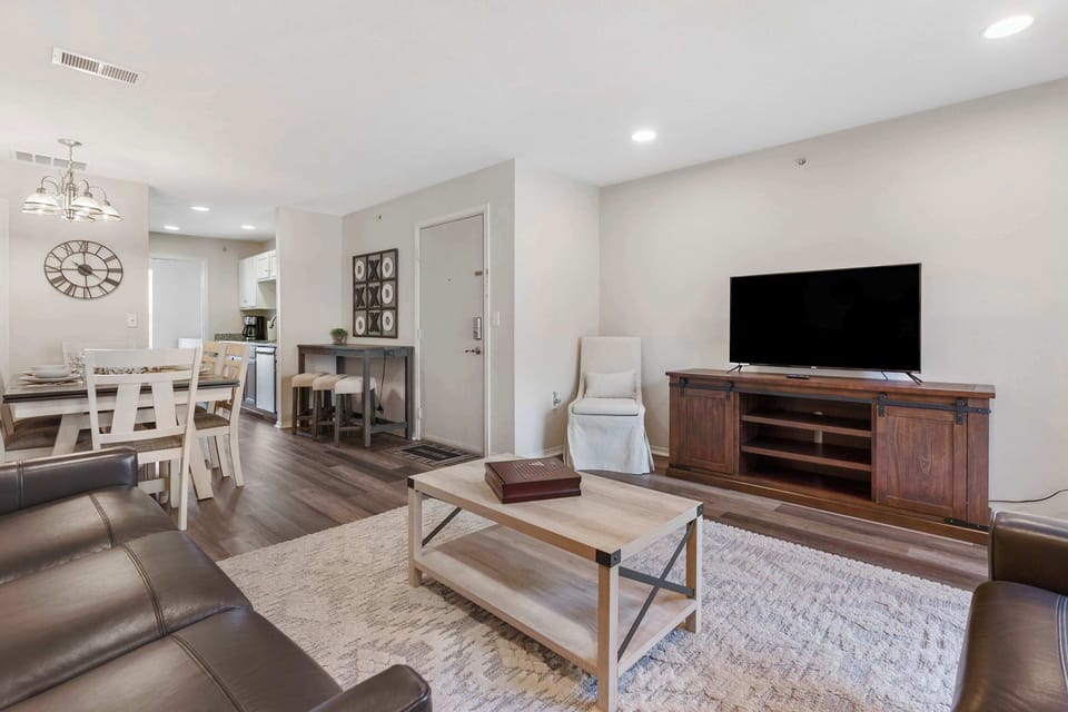 Condo, Multiple Beds, Patio (Hillside Cottage in The Vineyards ) | Living area | 42-inch flat-screen TV with digital channels