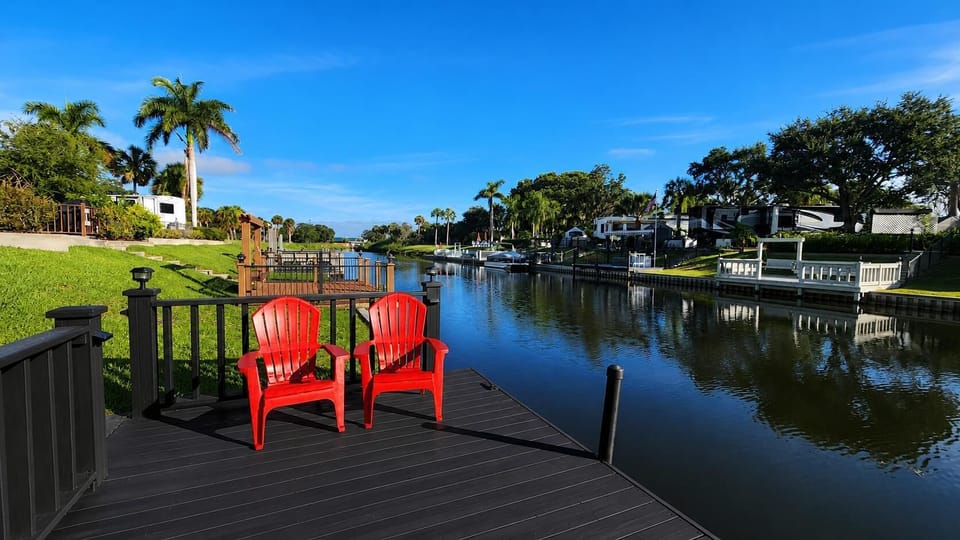 Waterfront Luxury RV Lot w/ Private Dock & Grill 430 (3583)