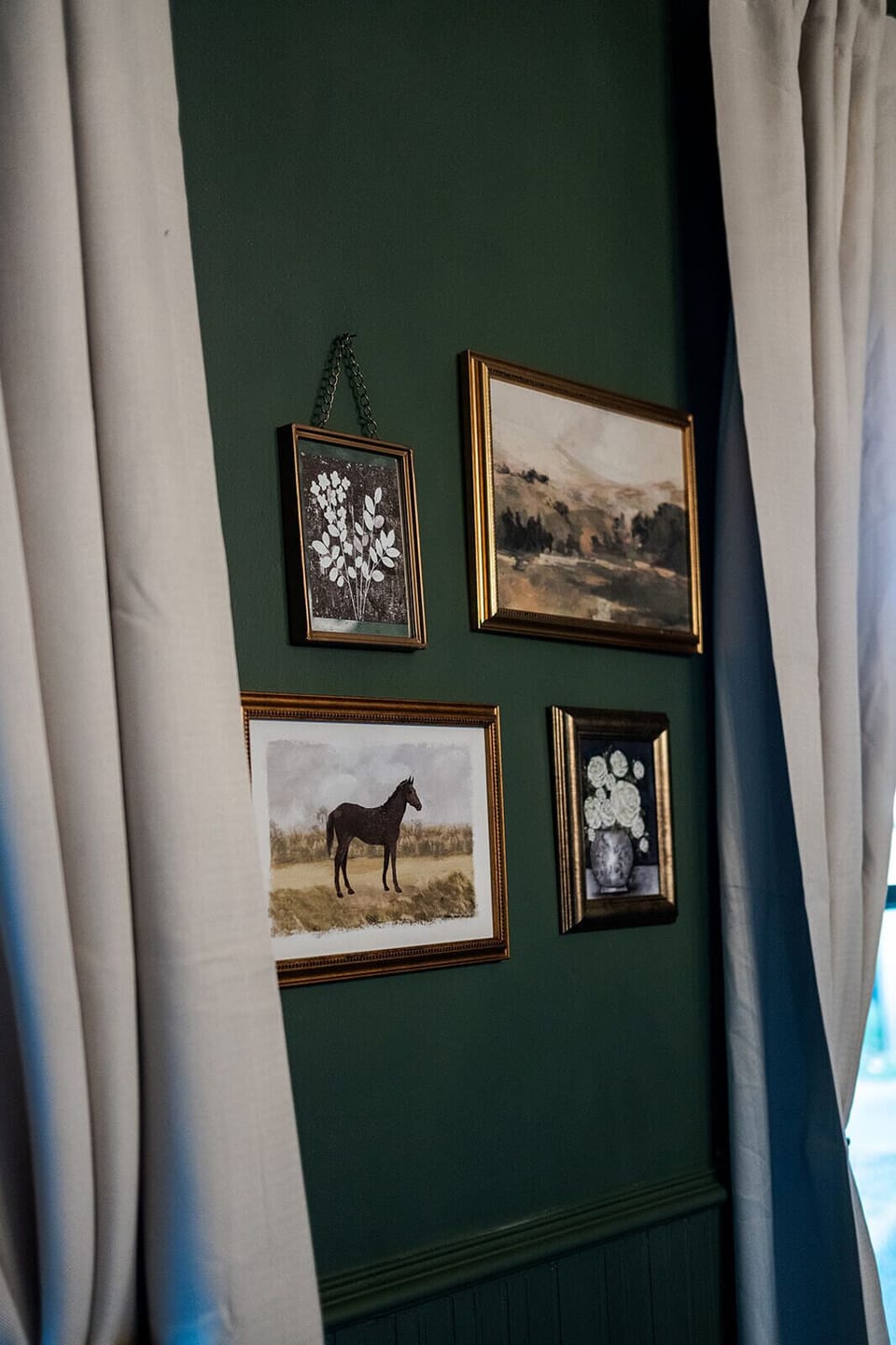 Dining room with beautiful chandelier.