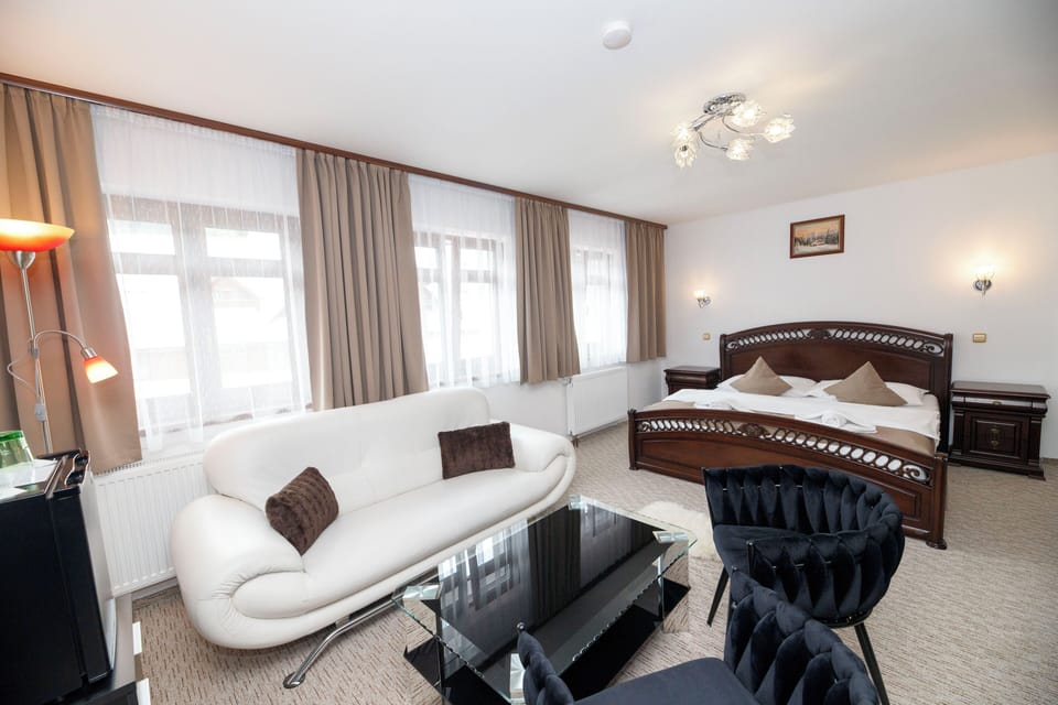 Superior Double Room | Minibar, in-room safe, iron/ironing board, free WiFi