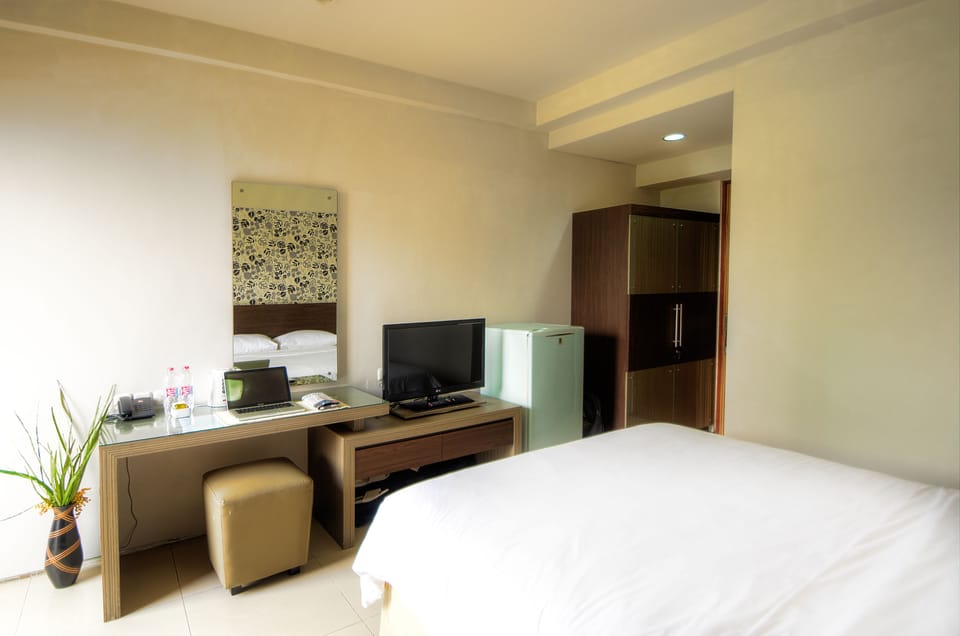 Standard Room | In-room safe, desk, rollaway beds, free WiFi