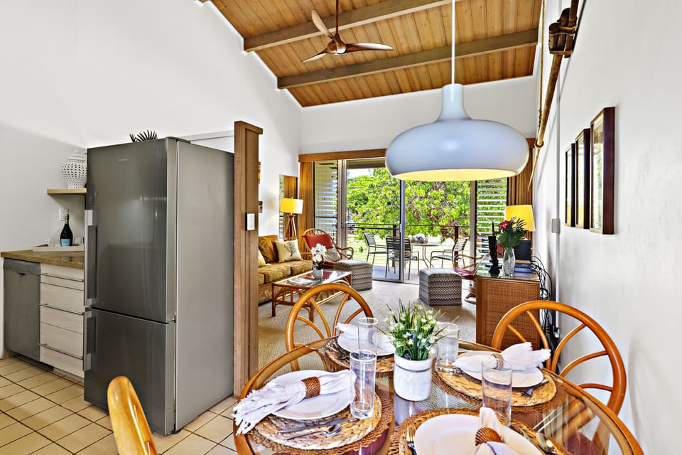 Indoor dining for 4