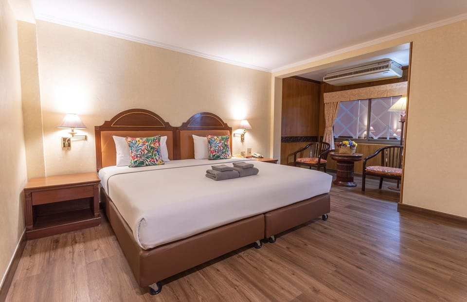 Superior Double Room | In-room safe, desk, soundproofing, free WiFi