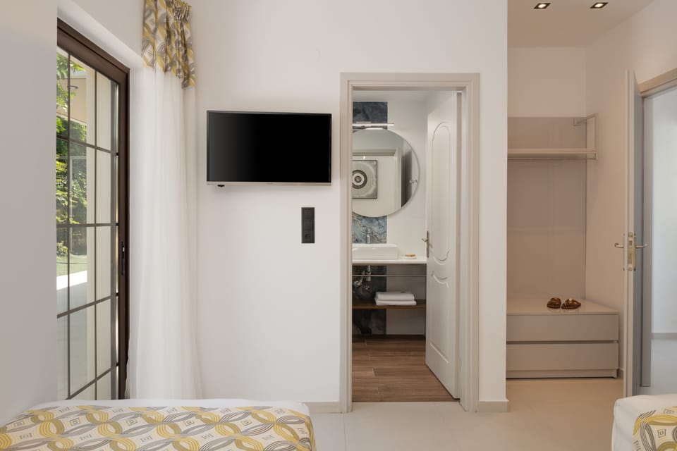 The Twin bedroom features an ensuite bathroom.