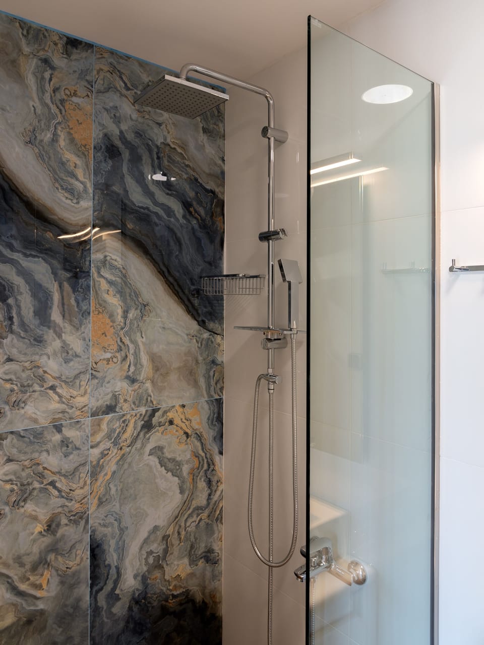 The bijou shower room.