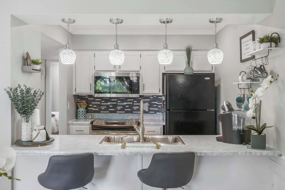 Condo, 1 King Bed with Sofa bed, Patio, Golf View (Clubhouse Bungalow) | Private kitchen | Coffee/tea maker