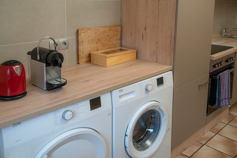 Apartment, 3 Bedrooms, Kitchen | Private kitchen | Electric kettle