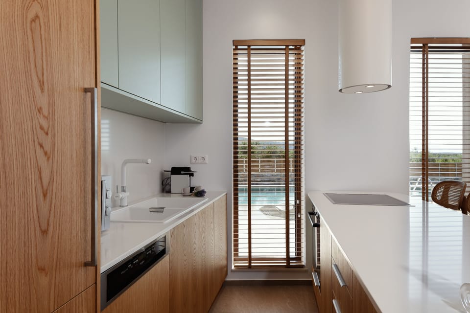 Another aspect of the kitchen.
