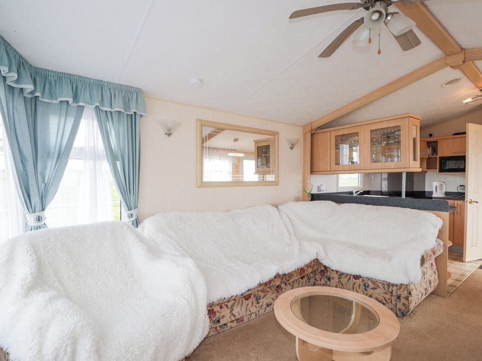 Cottage | Living area