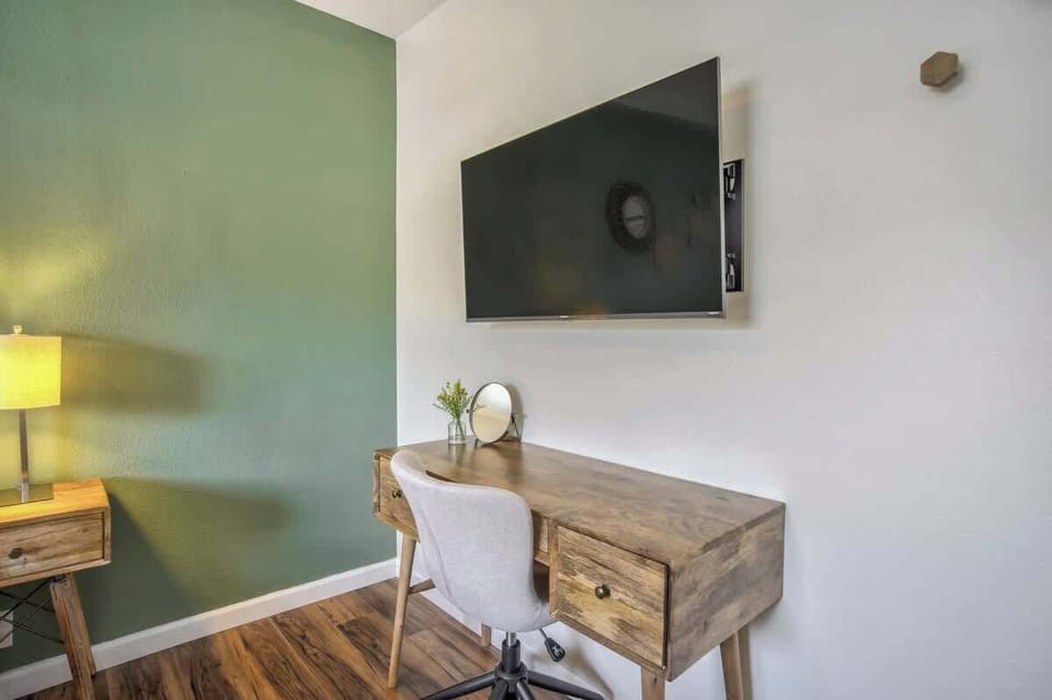 A dedicated work space is also available in the main bedroom.