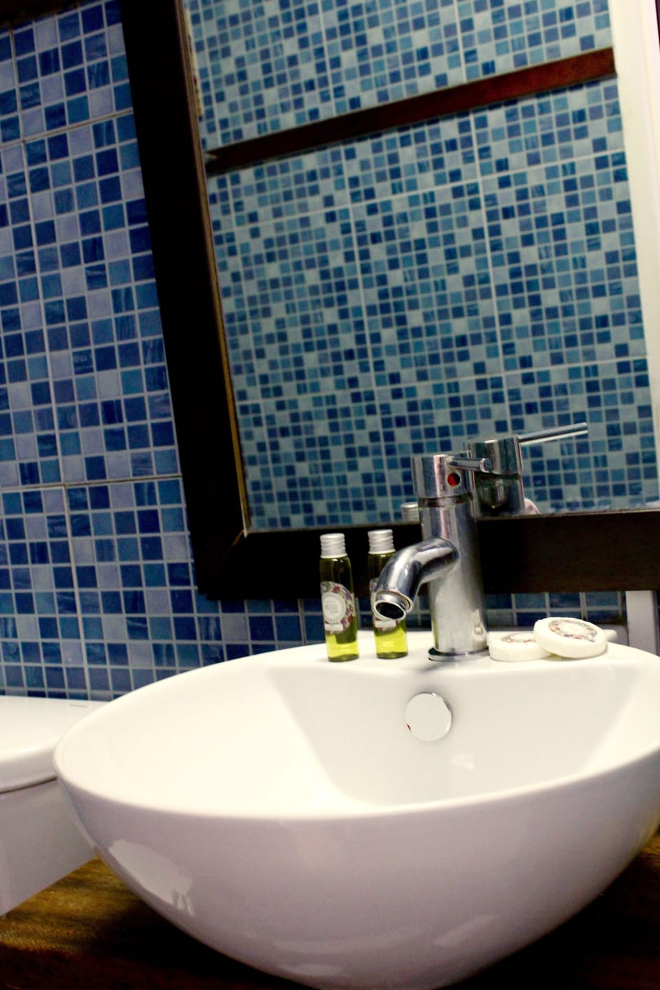 Quadruple Room | Bathroom | Shower, free toiletries, hair dryer, towels