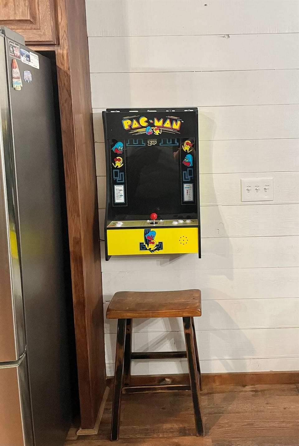Who wants to play Pac-Man?  8 games included.