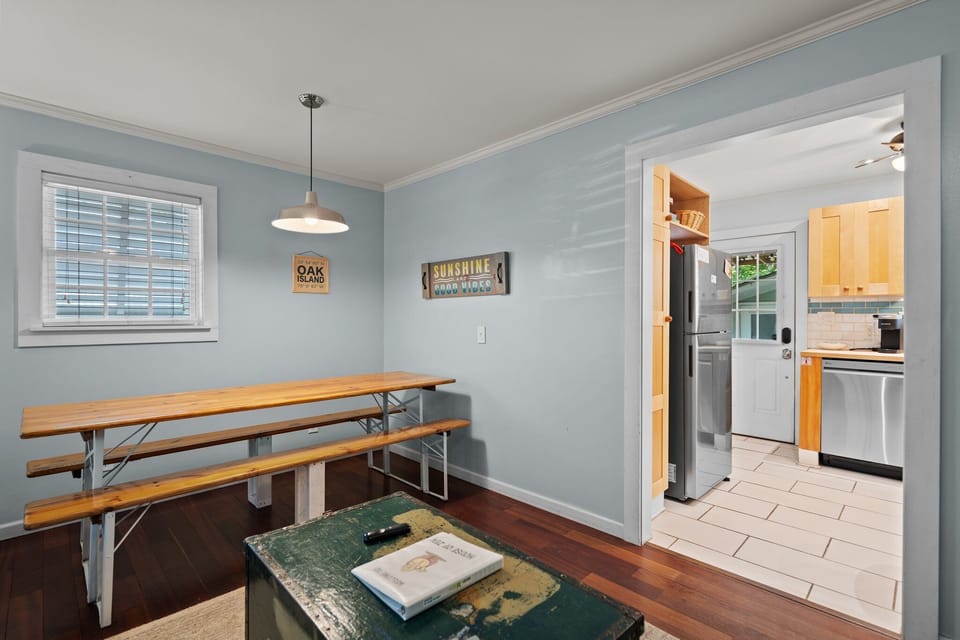 Living and Dinning right off the kitchen!