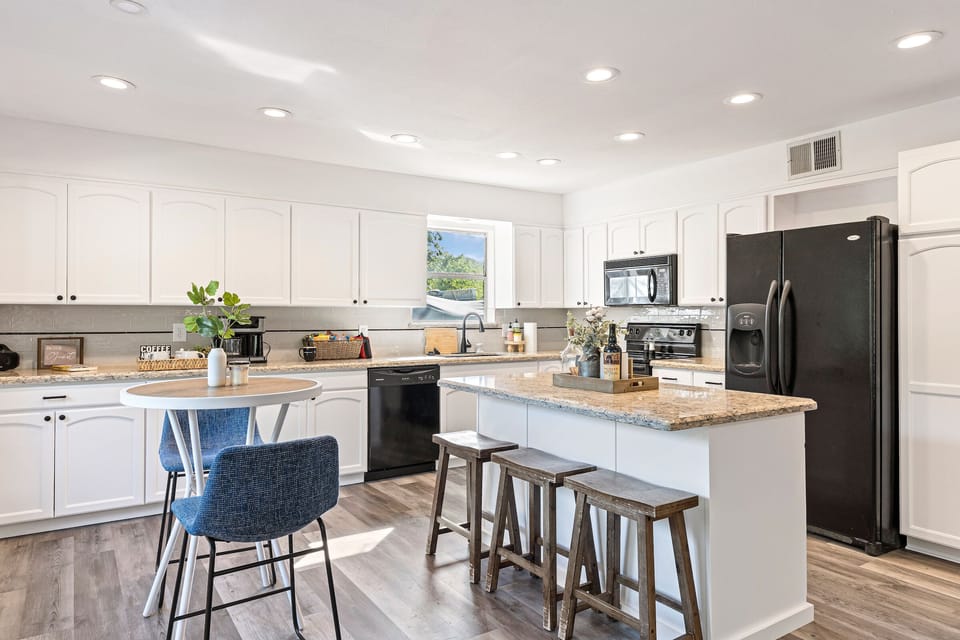 Another view of kitchen