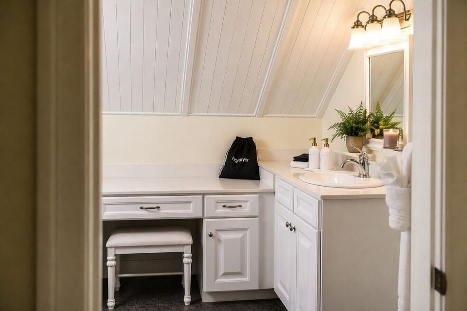 granville 16 bathroom