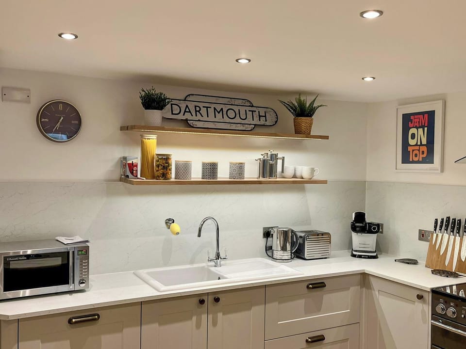 Kitchen | April Cottage, 