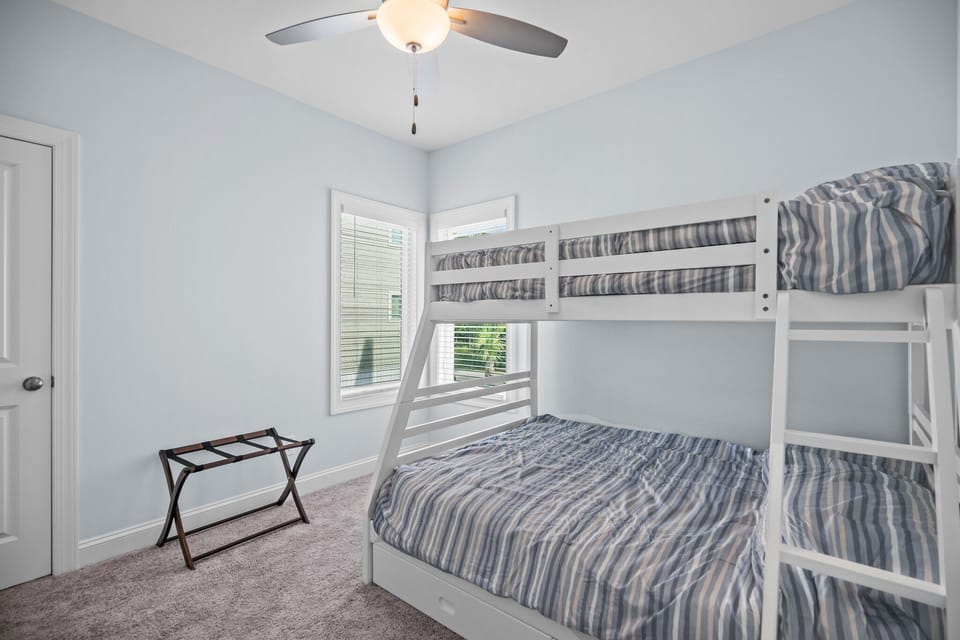 Twin top bunk with full size bottom bunk