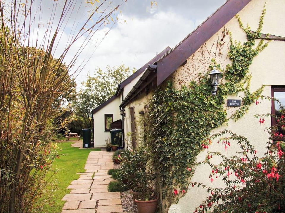 Exterior | The Shippen, Hartland