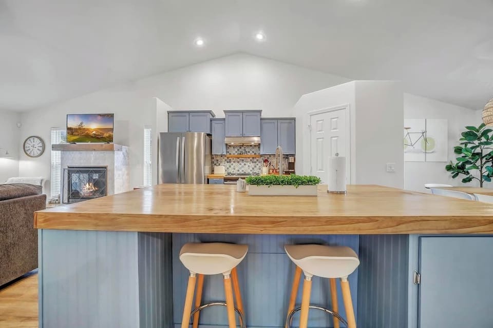 An open floor plan lets the whole gang hang together.