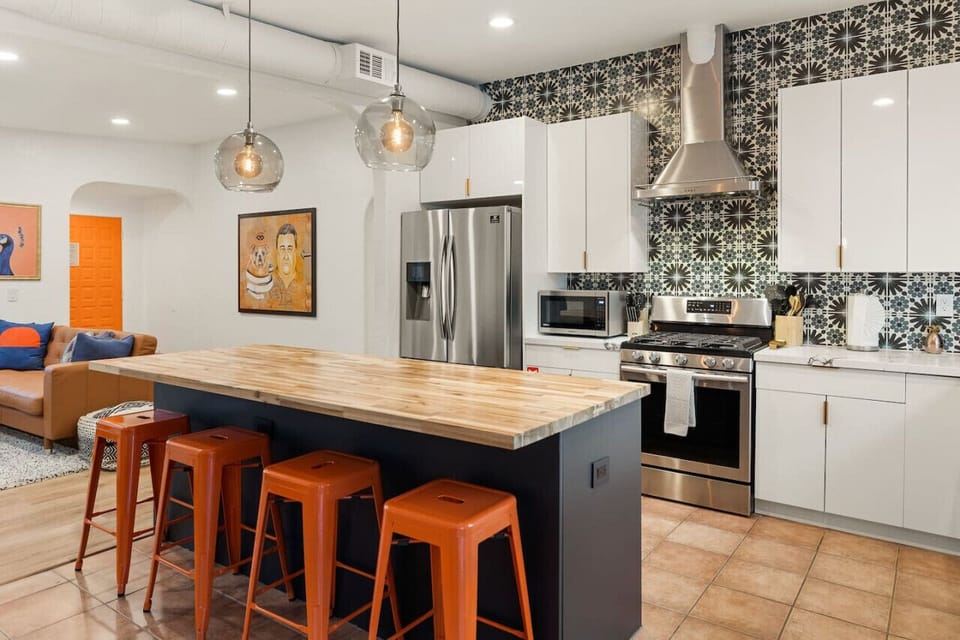 Kitchen with Island Seating