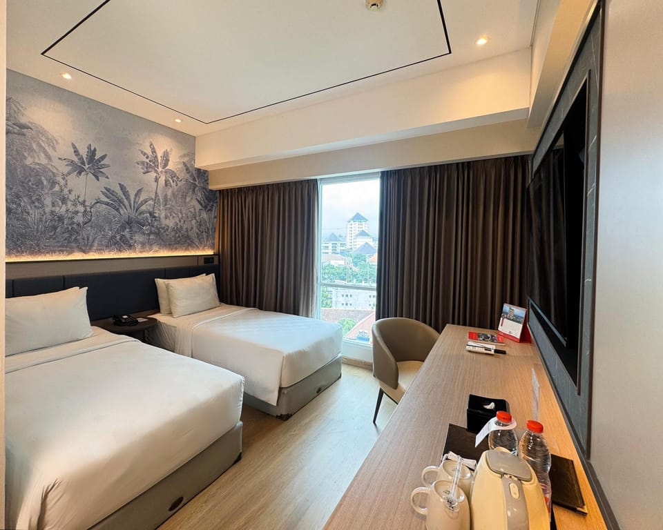 New Deluxe Twin Room | In-room safe, desk, laptop workspace, soundproofing