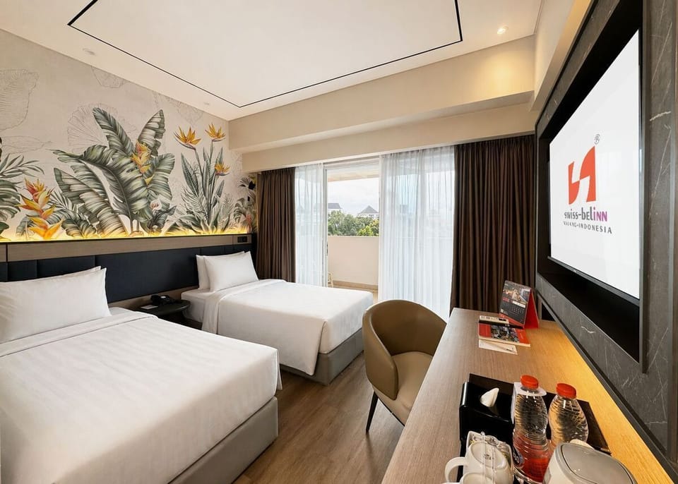 Superior Deluxe Twin Room | In-room safe, desk, laptop workspace, soundproofing