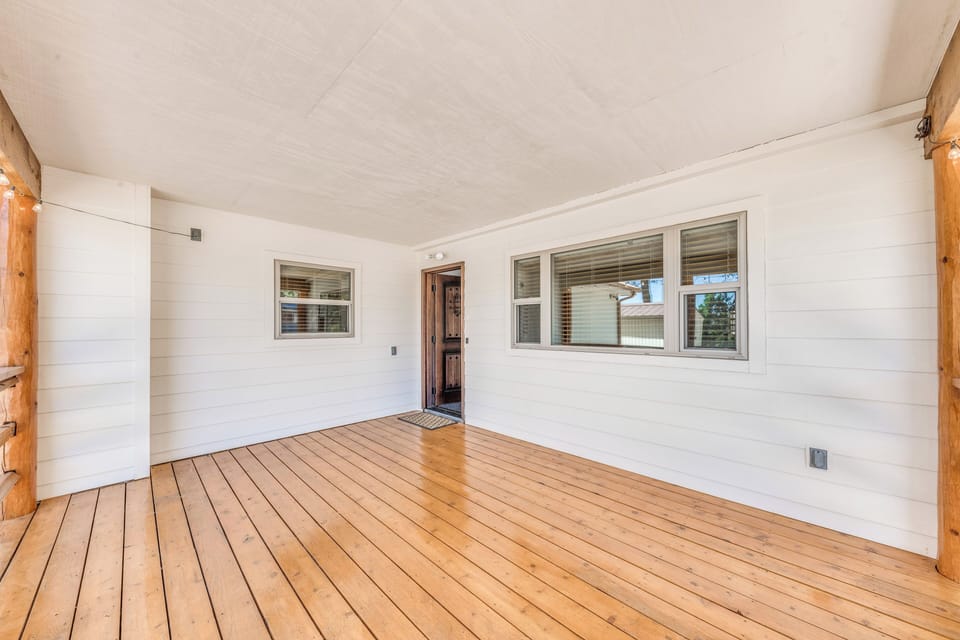 Front Entrance | Keyless Entry