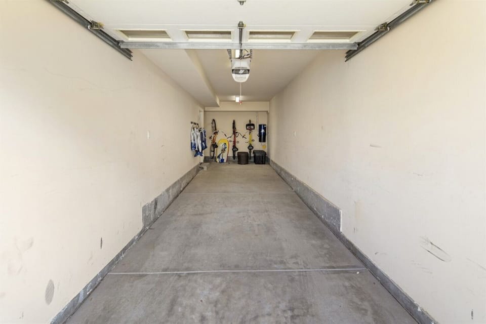 Garage Int