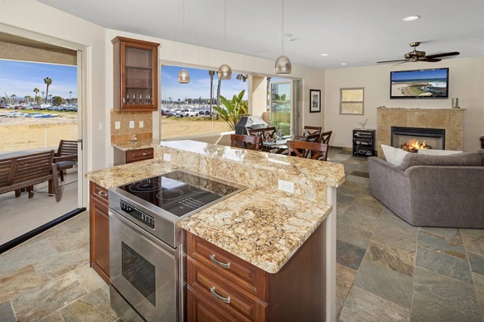 Kitchen to LR