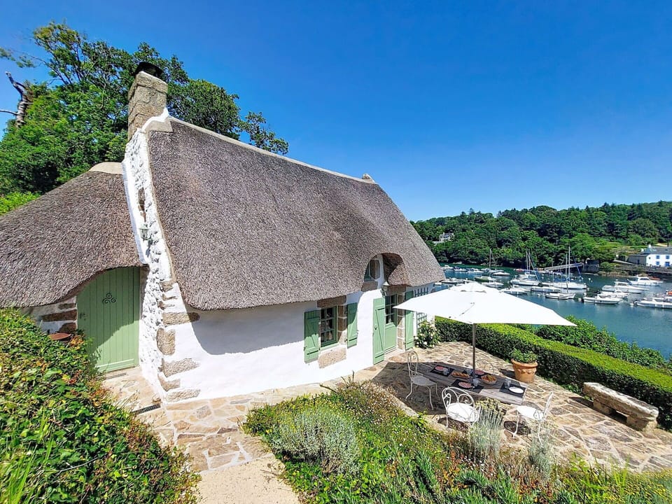 House, Cottage, Shrub, Thatching, Home, Roof, Door, Garden, Estate, Farmhouse