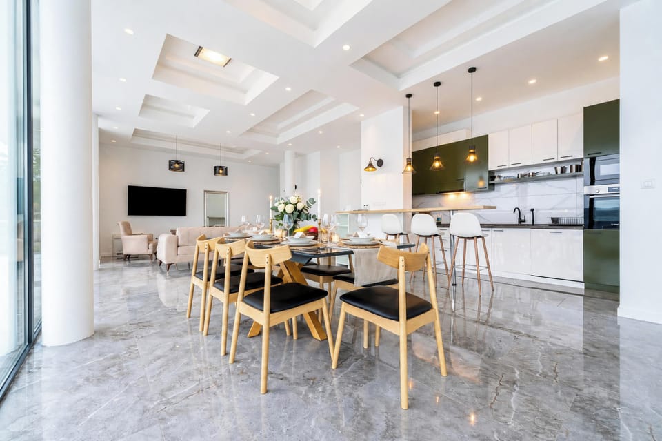 Kitchen and dining area