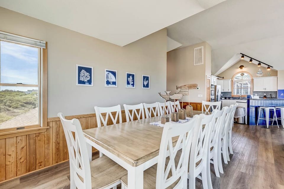 Top-Level Dining Room with Table (seats 12)