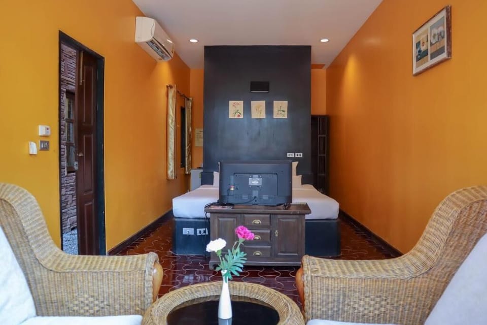 Deluxe Room / Get 20 Percents discount for in house Spa Treatment and Massage  | Premium bedding, minibar, in-room safe, soundproofing
