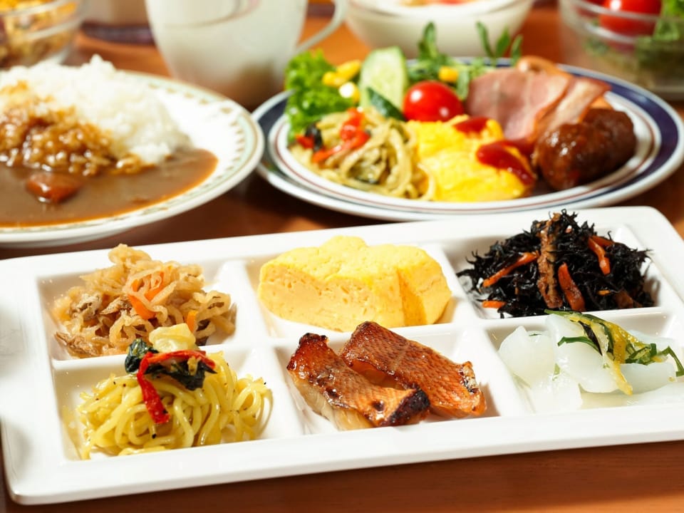 Daily buffet breakfast for a fee
