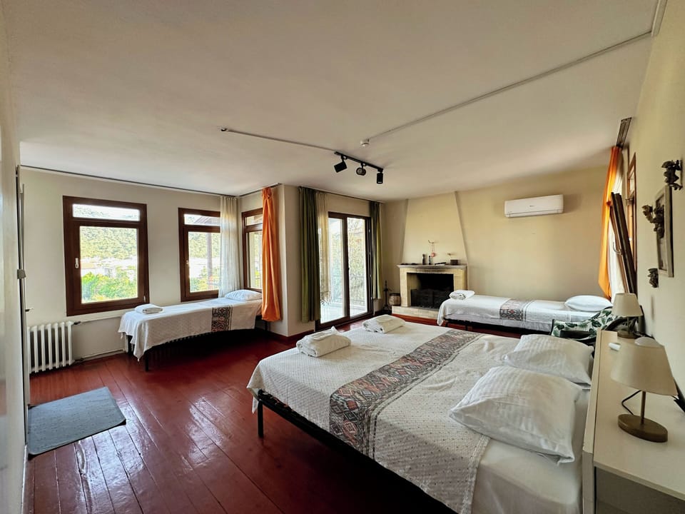 Deluxe Room, Private Bathroom