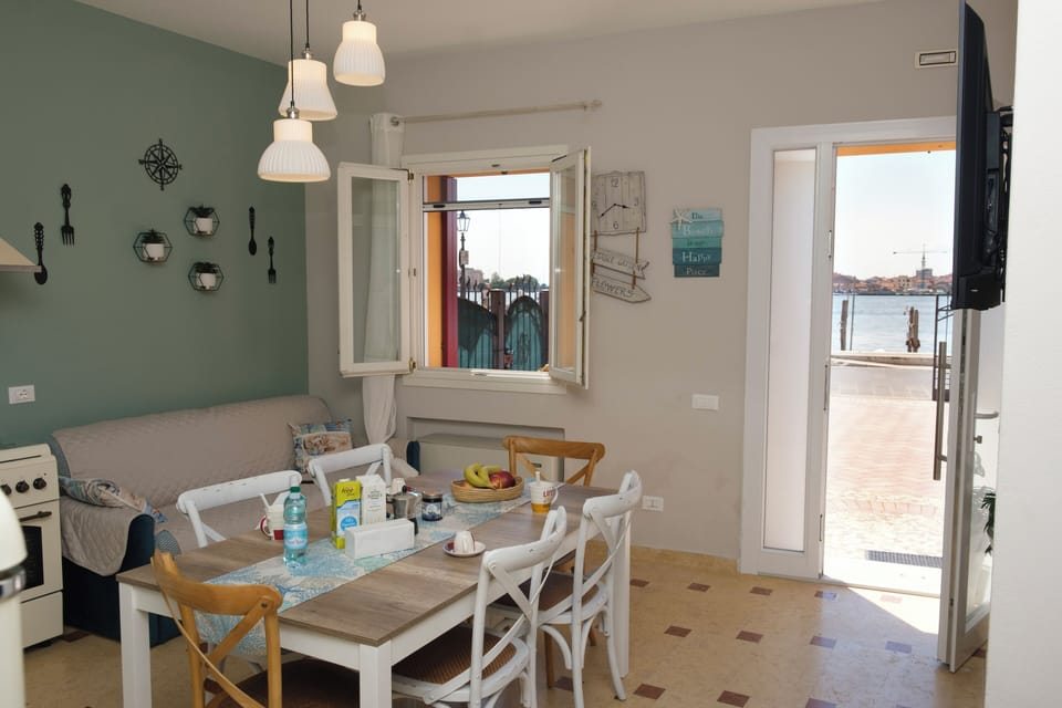Sala da pranzo con vista laguna