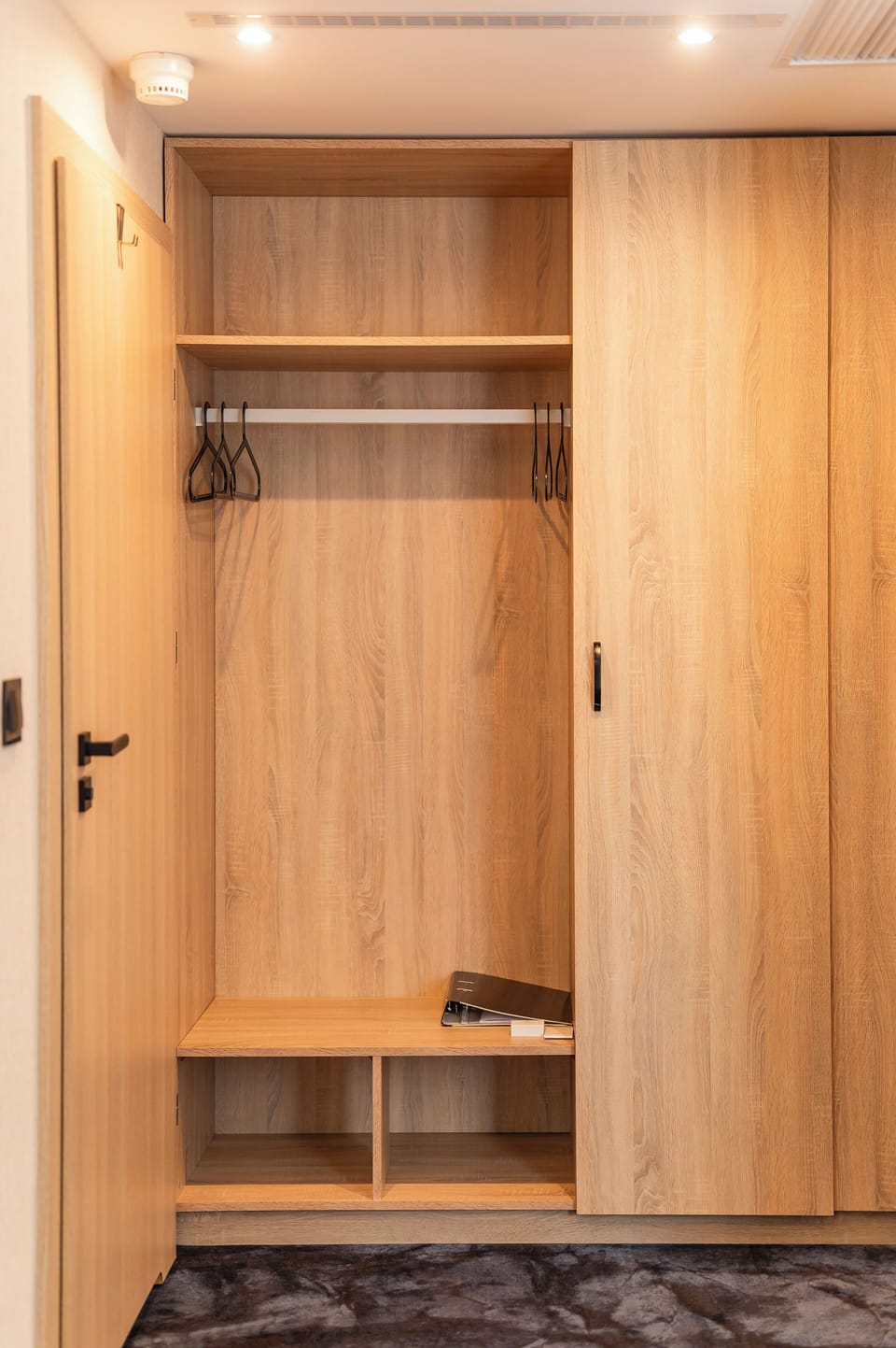 Superior Room | Desk, laptop workspace, blackout drapes, soundproofing