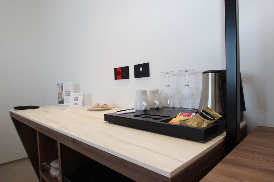 Luxury Room | In-room safe, desk, laptop workspace, soundproofing